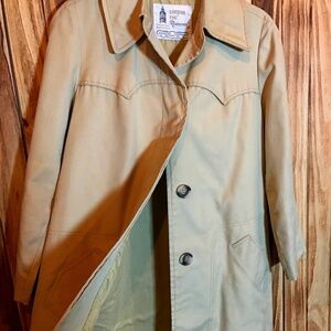 Vintage beige neutral London Fog Trench Coat for women in excellent condition!